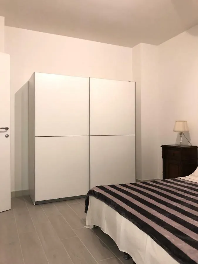 Bari Lory'S Home דירה