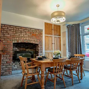 guest-homes-lovely-4-bed-home-in-bridlington.yorkshirehotels.net/